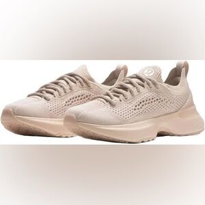NEW Lululemon Athletica Chargefeel 3 Sneaker